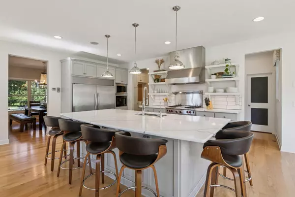 Woodbury, MN 55129,1631 Deephaven DR