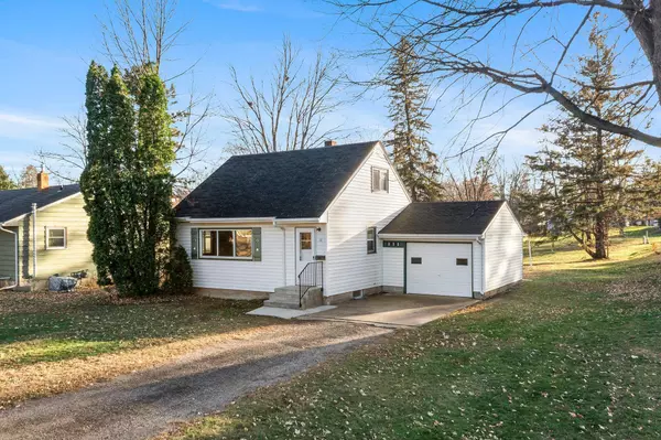 Hutchinson, MN 55350,76 Mcleod AVE NE