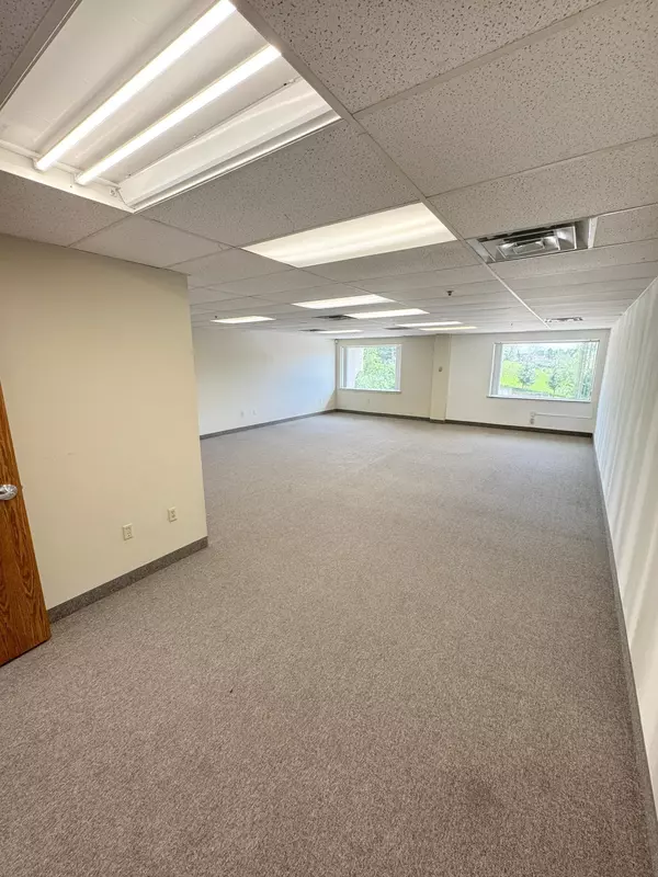 Eden Prairie, MN 55344,7525 Mitchell RD