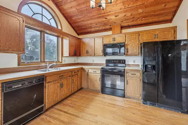 Burnsville, MN 55306,330 E 152nd ST