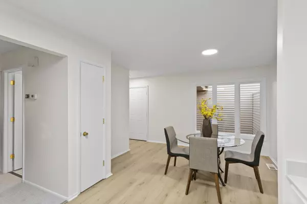 Woodbury, MN 55125,122 Avignon CT