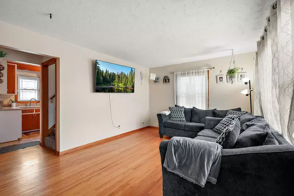 Minneapolis, MN 55430,4934 Oliver AVE N