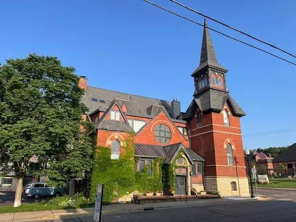 108 3rd ST S #108, Stillwater, MN 55082