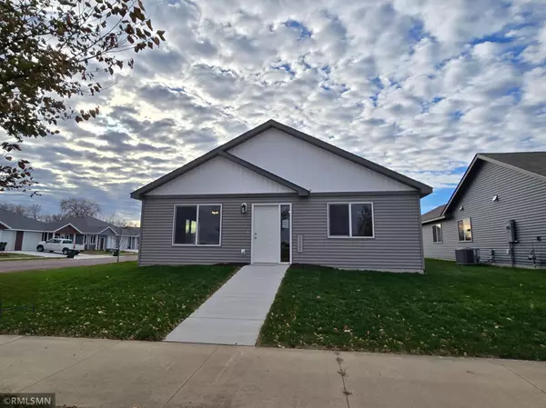 2022 Essler DR, Saint Peter, MN 56082