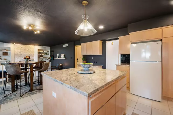 Minnetonka, MN 55305,12634 Hilloway RD W