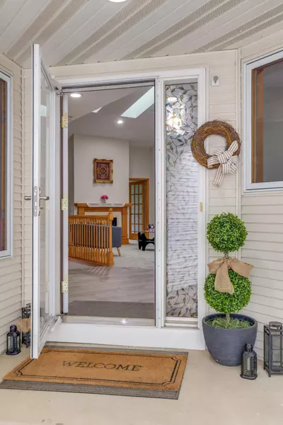 3424 Eagan Oaks CT, Eagan, MN 55123