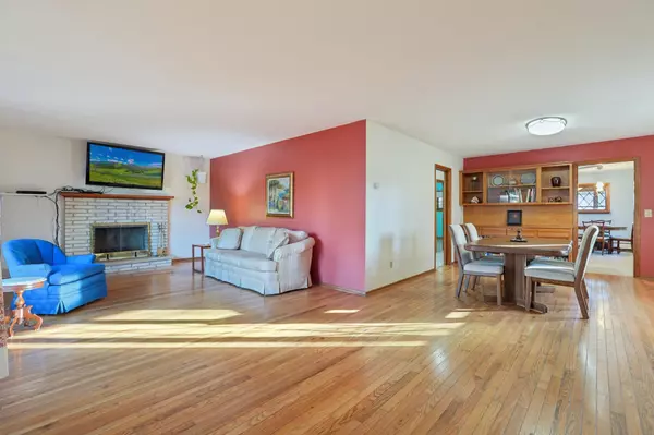 Saint Paul, MN 55106,990 Hawthorne AVE E