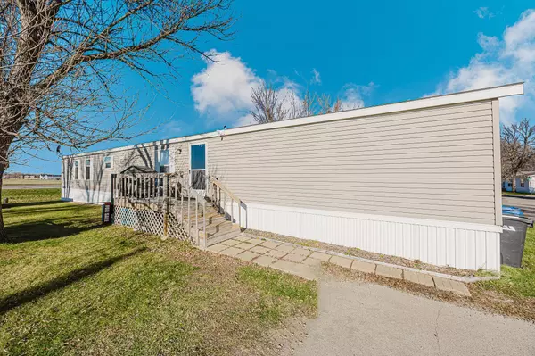 206 8th ST NW, Dilworth, MN 56529