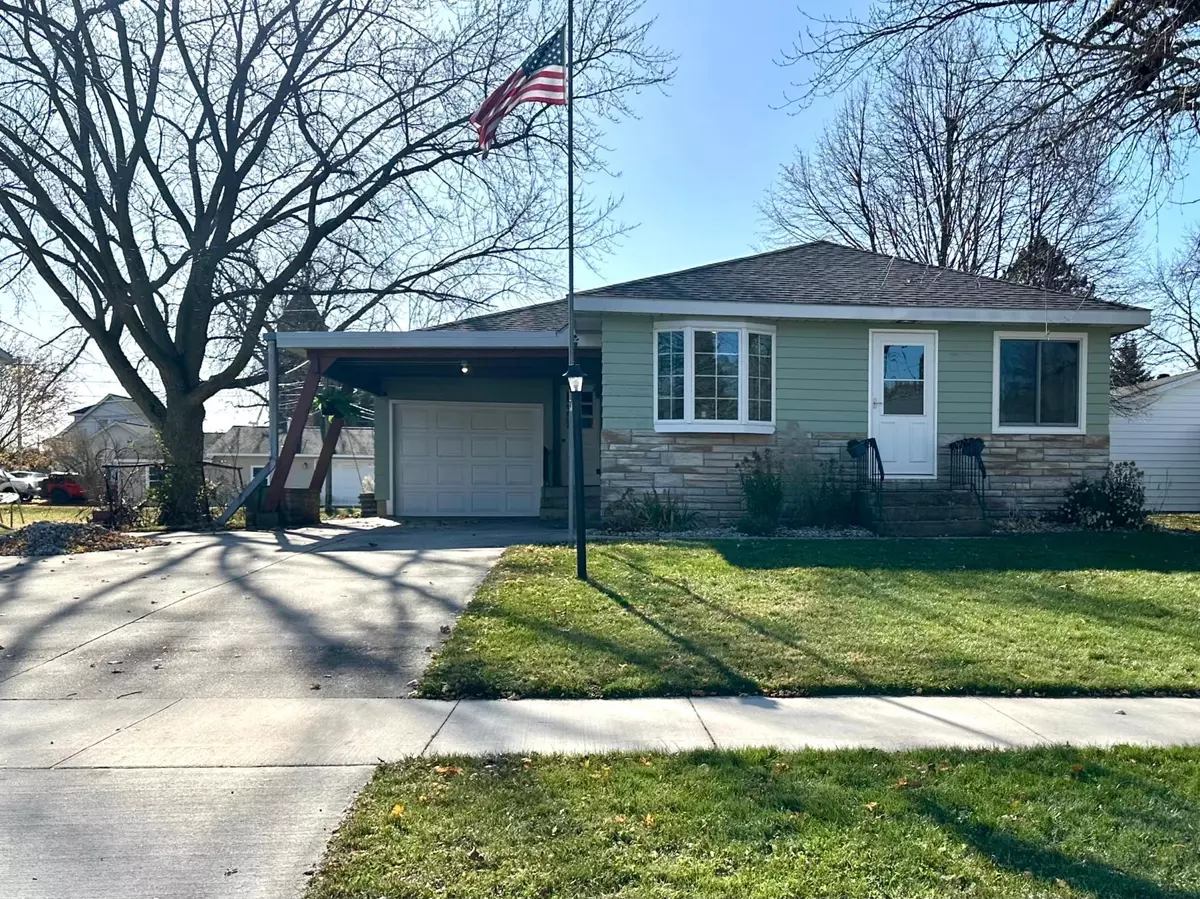 Adams, MN 55909,505 NW Bergen ST