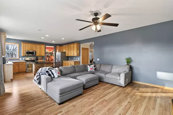 Champlin, MN 55316,416 Creekwood CIR N