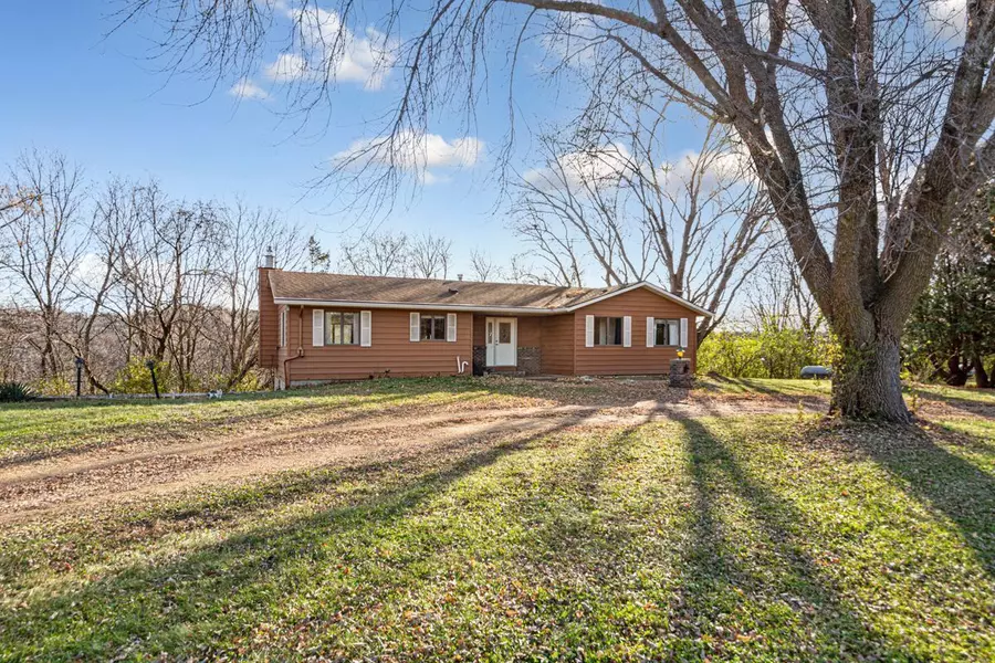 55807 River Fort DR, Mankato Twp, MN 56001