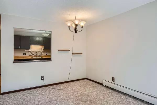 Eagan, MN 55121,1700 Four Oaks RD #314B