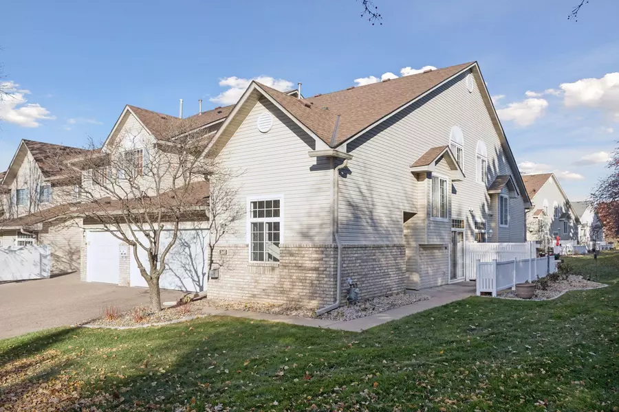 2687 Mallard DR, Woodbury, MN 55125