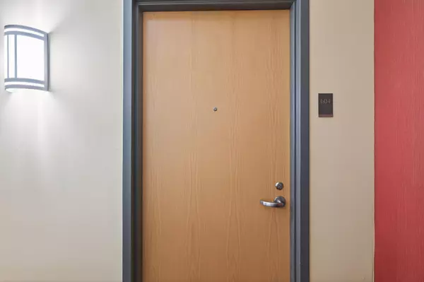 Minneapolis, MN 55404,929 Portland AVE #604