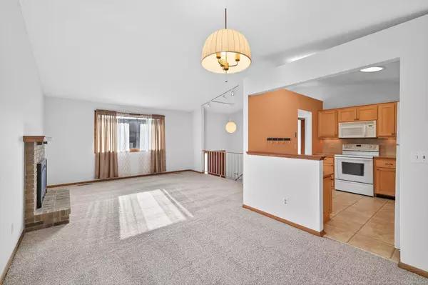 Shoreview, MN 55126,5586 Donegal DR