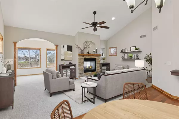 Waconia, MN 55387,1360 Shadywood LN