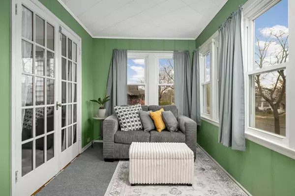 Minneapolis, MN 55407,3933 17th AVE S