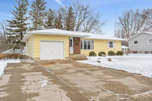 Faribault, MN 55021,1426 Eden LN