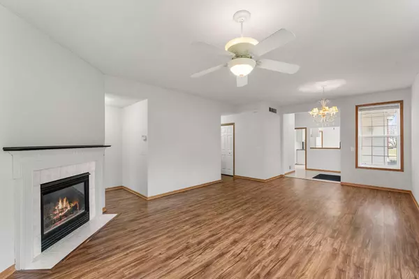 Eagan, MN 55122,1656 Oakbrooke WAY