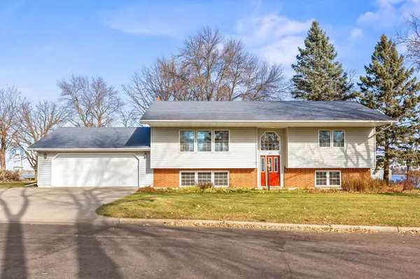 Winsted, MN 55395,362 S Shore DR