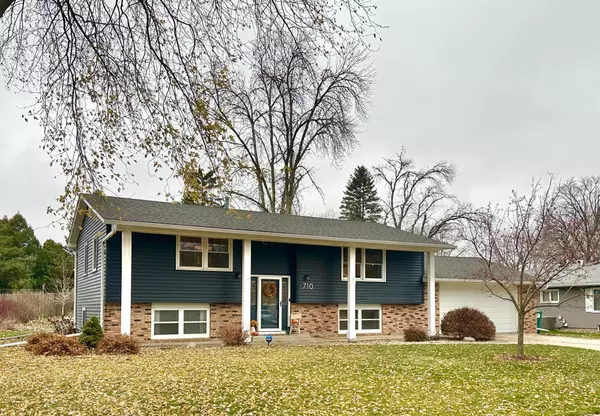 710 Cardinal DR, Owatonna, MN 55060