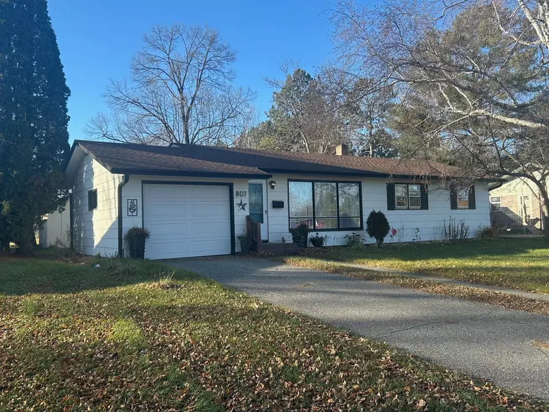 807 Willow LN, Grand Rapids, MN 55744