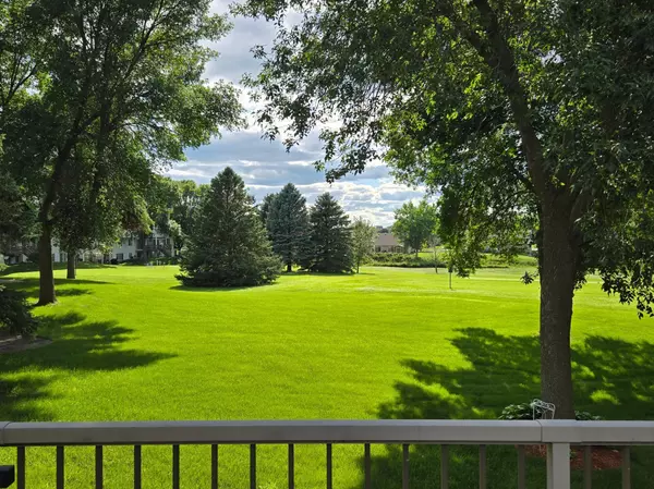 Willmar, MN 56201,2212 10th AVE SE