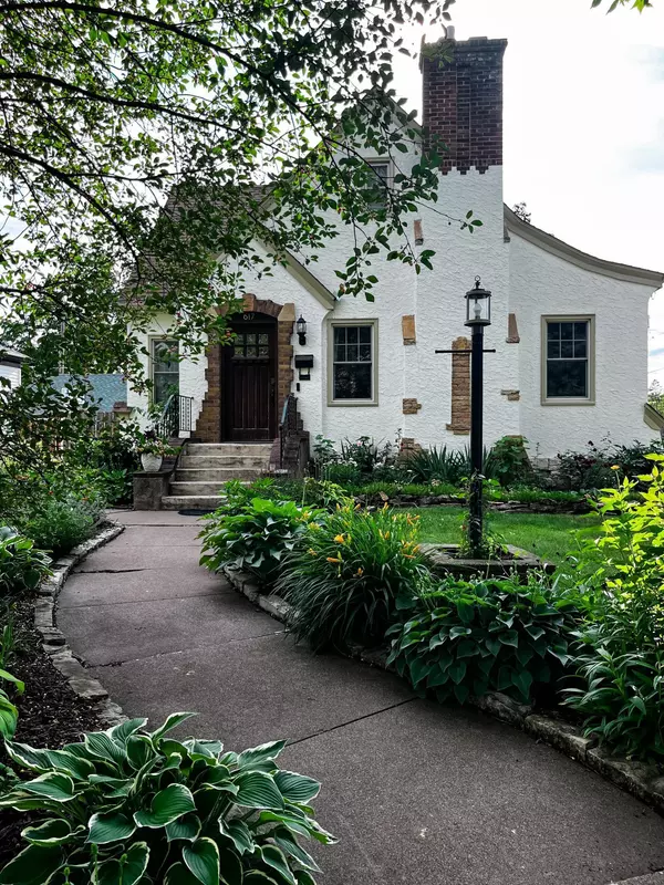 Hudson, WI 54016,617 6th ST