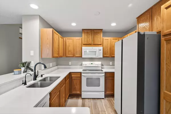 Maple Grove, MN 55311,17700 71st AVE N