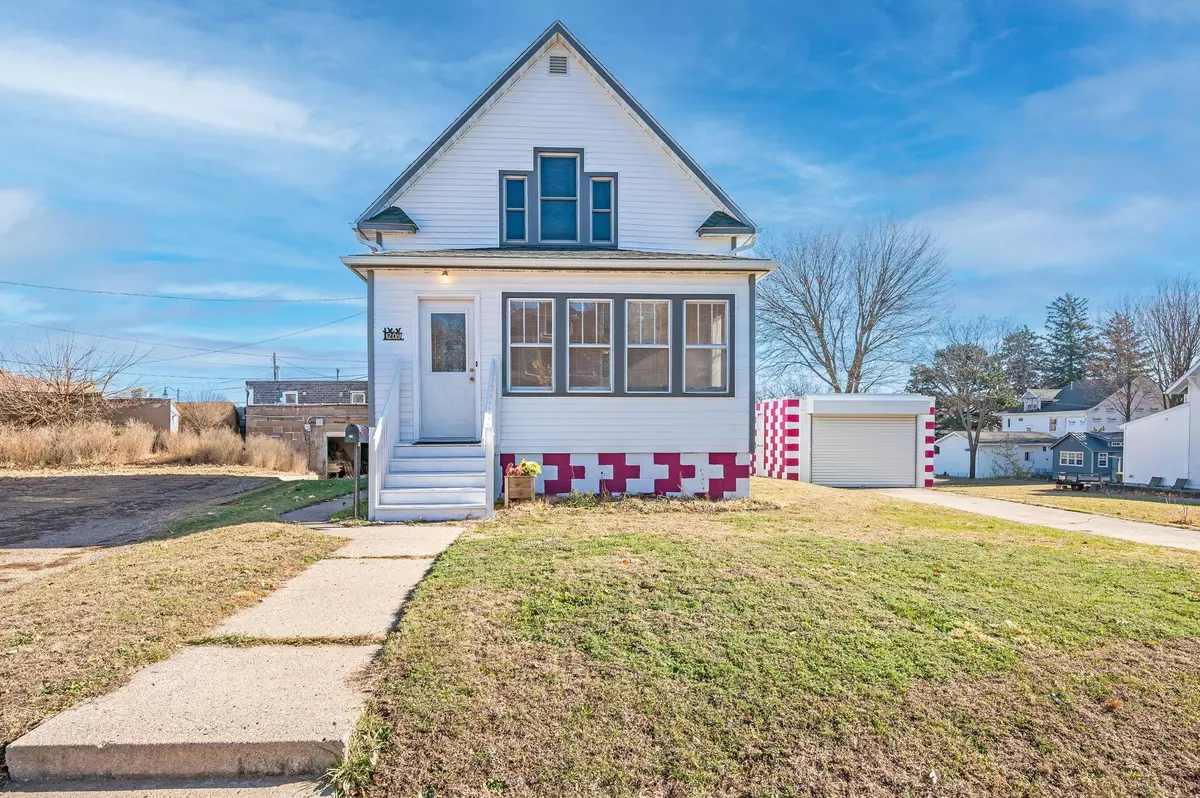 Fairmont, MN 56031,209 S Main ST