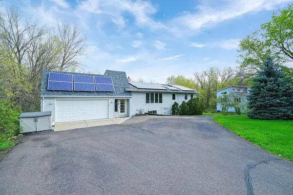 987 County Road C2 W, Roseville, MN 55113