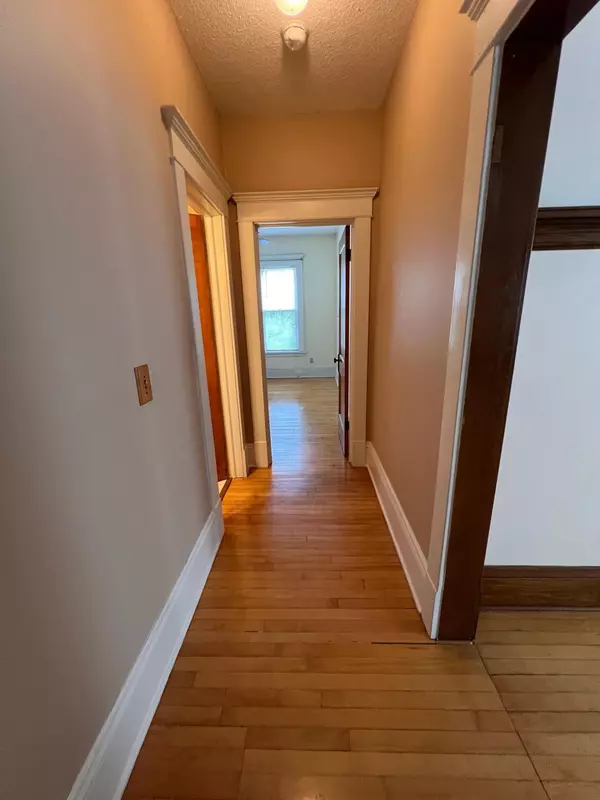 Minneapolis, MN 55411,2806 N 4th ST