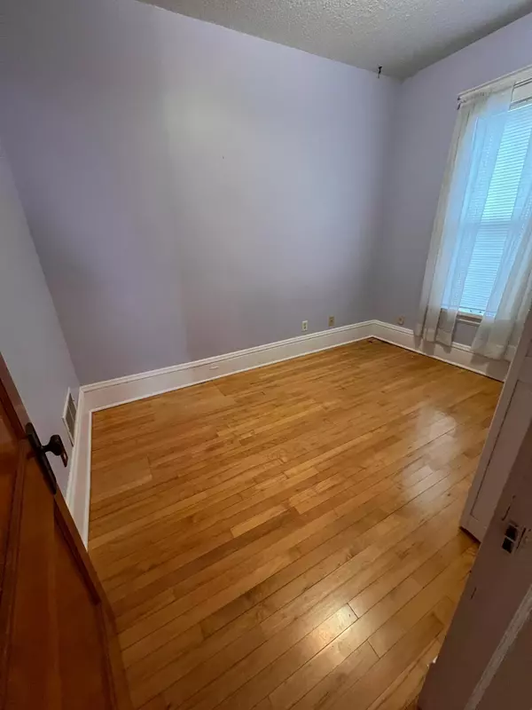 Minneapolis, MN 55411,2806 N 4th ST