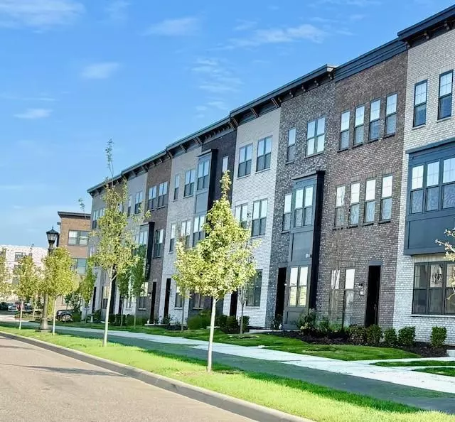 842 Woodlawn AVE, Saint Paul, MN 55116