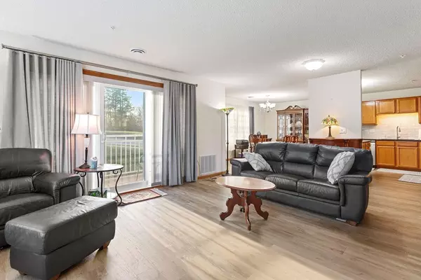 North Saint Paul, MN 55109,2231 Penn PL #201