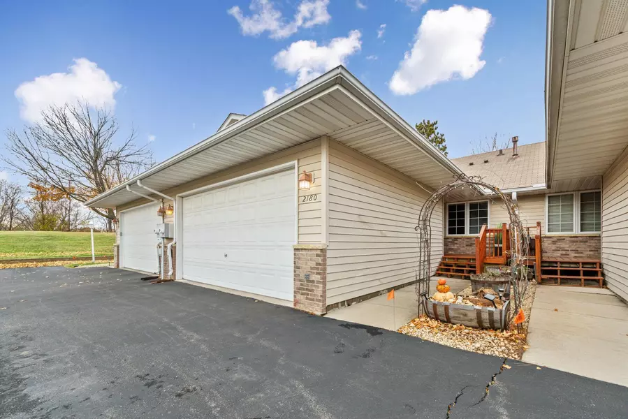 2180 Silver LN, New Brighton, MN 55112