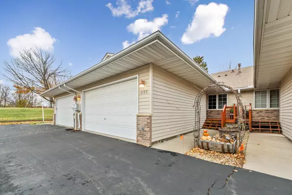 2180 Silver LN, New Brighton, MN 55112