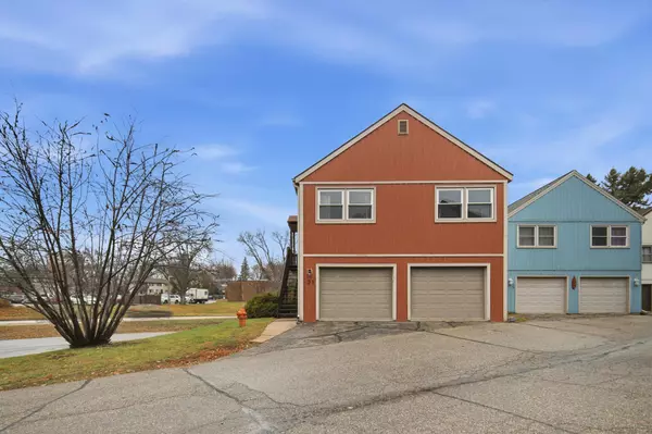 215 Elton Hills DR NW #31, Rochester, MN 55901