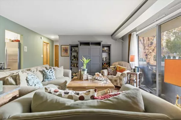 Mound, MN 55364,5440 Three Points BLVD #523