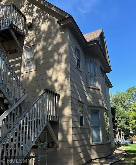 Saint Paul, MN 55104,2082 Marshall AVE