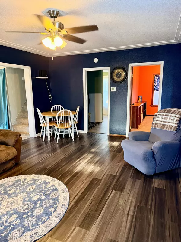 Little Falls, MN 56345,607 4th ST NE