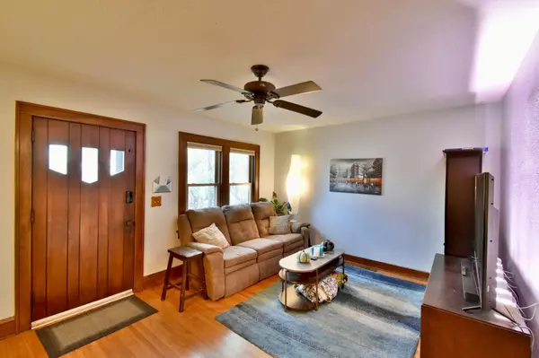 Saint Cloud, MN 56301,913 13th AVE S