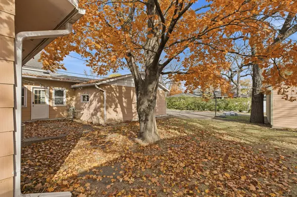 Saint Cloud, MN 56304,526 4th AVE NE