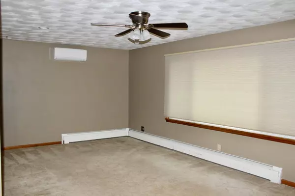 Blooming Prairie, MN 55917,318 4th ST NW