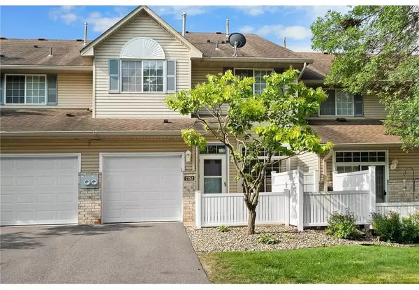 2782 Mallard DR, Woodbury, MN 55125