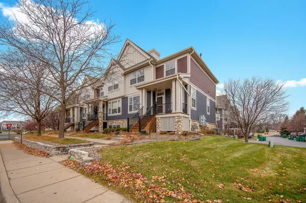 Apple Valley, MN 55124,15548 Dynasty WAY #103