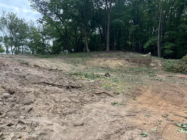 Chanhassen, MN 55317,460 Indian Hill RD