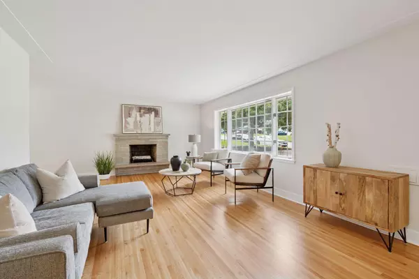 Edina, MN 55424,6209 Halifax AVE S