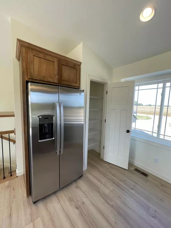 Cambridge, MN 55008,3462 328th AVE NE