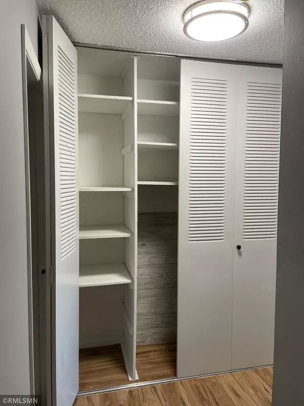 New Hope, MN 55427,2800 Hillsboro AVE N #105